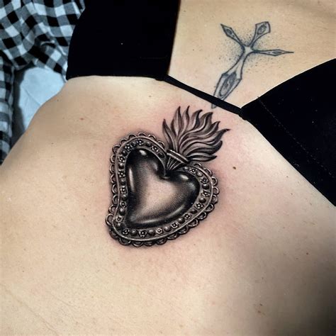 Sacred Heart tattoo More Black Ink Tattoos, Mini Tattoos, Body Art