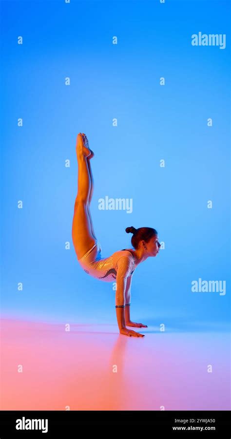 Gymnast using core strength — Science Learning Hub