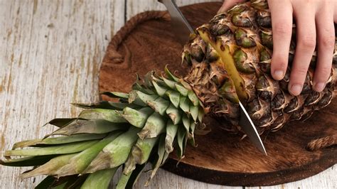 Coring Pineapple Technique