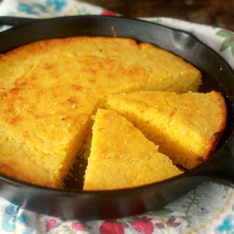 cornbread made with grits