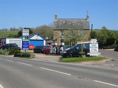 Corner Garage Melplash