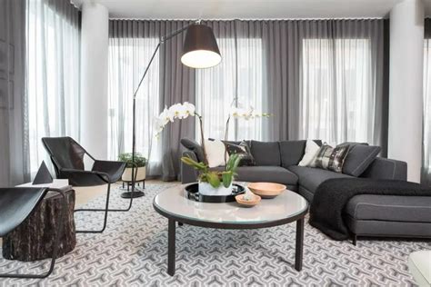 Cortinas Con Sofa Gris