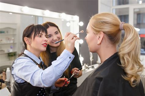 cosmetologist training and education