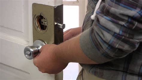 cost to replace front door lock