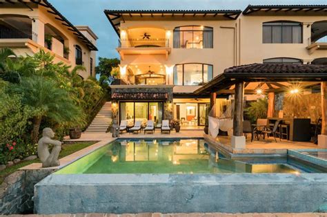 costa rica luxury rental homes with chef