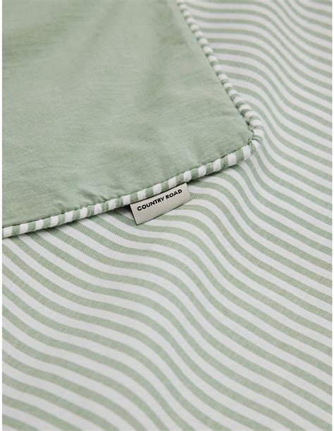 Cot Quilt David Jones