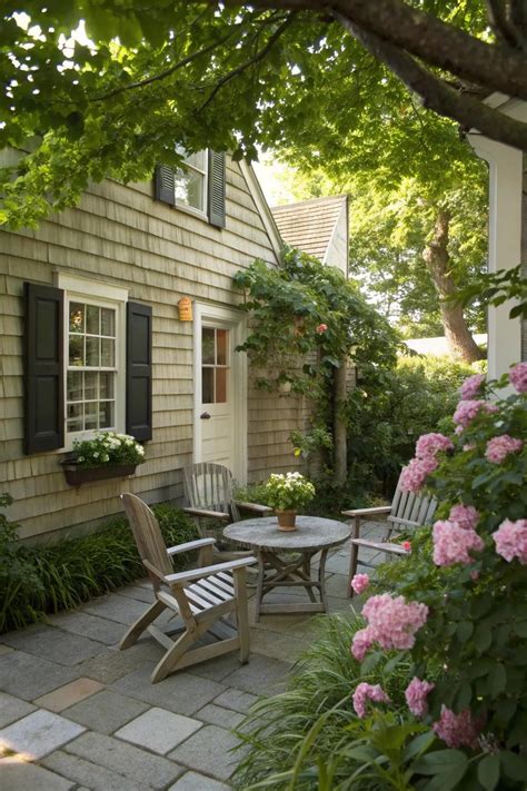 Casual Patios Relaxed Outdoor Living Town & Country Living