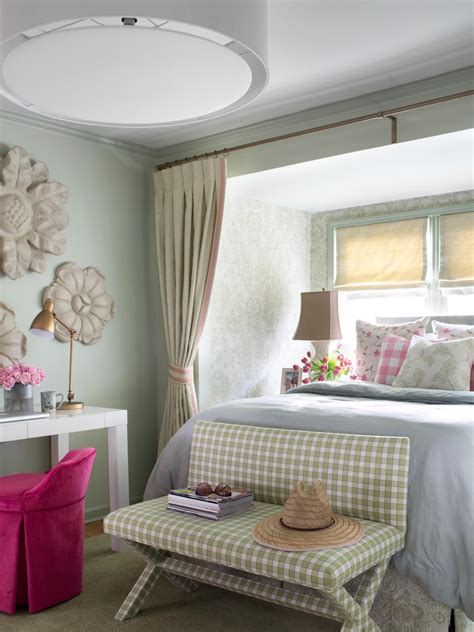 10 Steps to Create a CottageStyle Bedroom Decoholic
