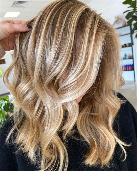 16 meilleures idées de couleur de cheveux blond doré pour votre teint