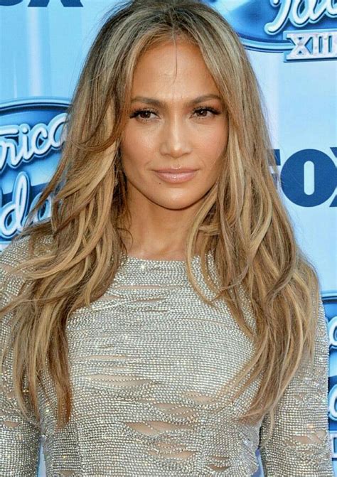 Les cheveux châtain clair de Jennifer Lopez Indémodable, le châtain