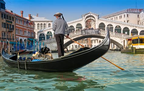 Gondole Venise image stock. Image du coloré, route, balcon 7061713
