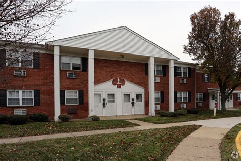 country manor apartments levittown pa