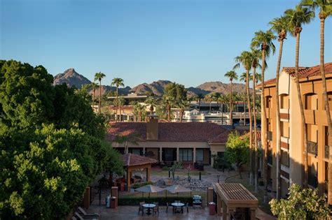 Courtyard by Marriott Phoenix Camelback Phoenix, AZ www.marriott