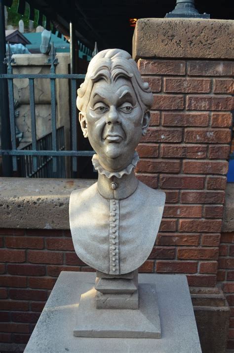 Photo Tour of the NEW Interactive Queue at the Haunted Mansion Disney