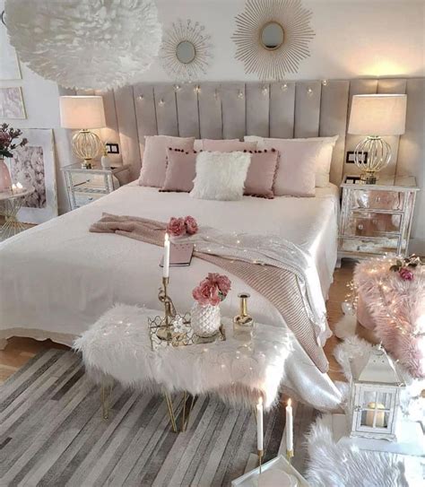 Cozy and romantic bedroom decor
