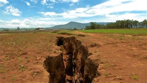 crack in ground in kenya