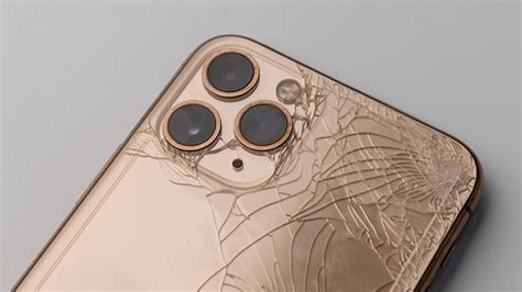 cracked back of iphone