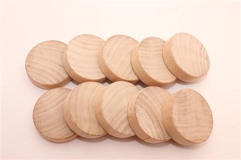 Wooden disc ornaments Ornaments, Projects to try, Sugar cookie