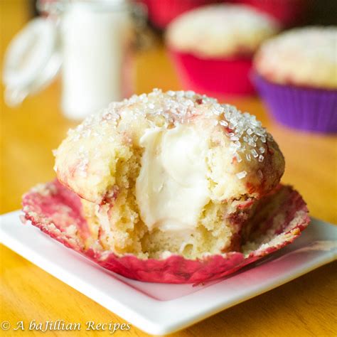 cream muffins filled