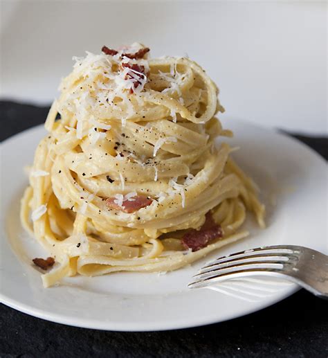 Chicken Carbonara Pasta Recipe [video] Sweet and Savory Meals