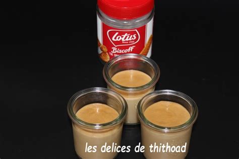 Crème spéculoos tartinée sur des toasts