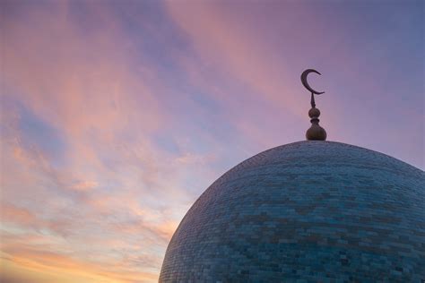 crescent moon in islam