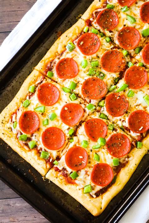 Crescent Roll Pizza a delicious savory snack that is easy to prepare