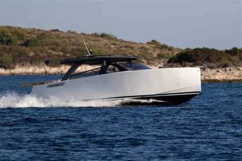Crew Expertise Speedboat
