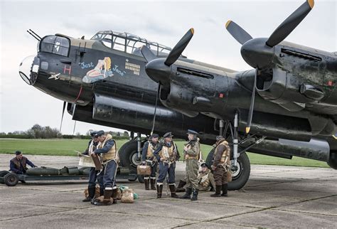 crew of a lancaster bomber ww2