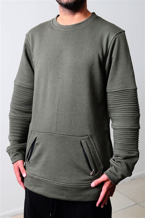crewneck sweatshirt with kangaroo pocket