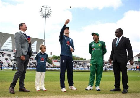 cricket who won the toss today