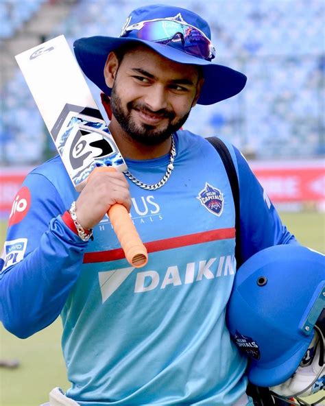 cricketer rishabh pant latest new