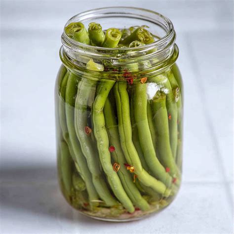 Crisp Pickled Green Beans