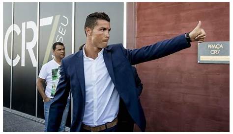 Cristiano Ronaldo earned 442 mln GBP from advertisement | Report.az