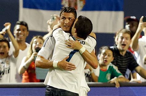 cristiano ronaldo with fans