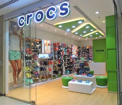 crocs at outlet mall