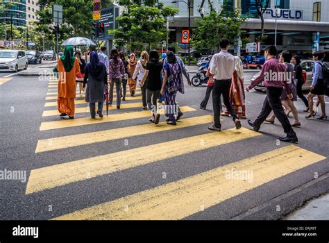 cross the road in malay