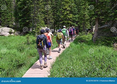 crowded hiking trail