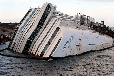 cruise line ship wrecks