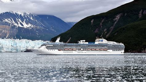 cruise ship alaska iceberg