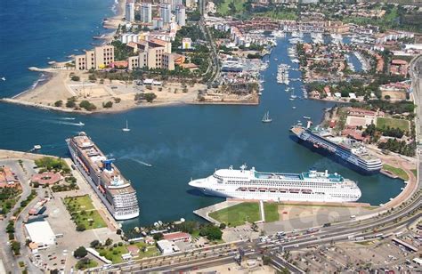 cruise ship dock in puerto vallarta mexico
