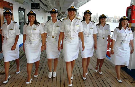 cruise ship nurse positions
