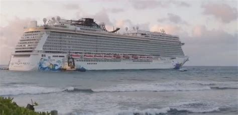 cruise ship runs aground in caribbean