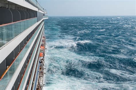 cruise ship stuck at sea 2022