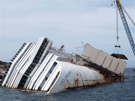 cruise ship wreck 2021