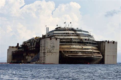 cruise ship wreck 2022