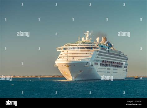 cruise ships departing from adelaide