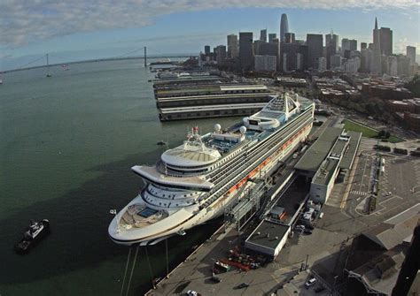 cruise ships docking in san francisco today