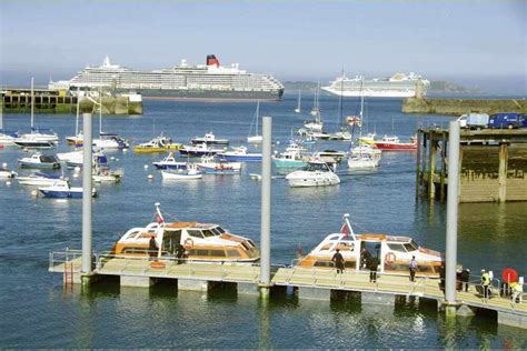 cruise ships in anchorage