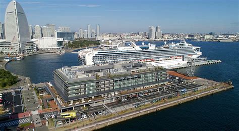 cruise terminal yokohama japan